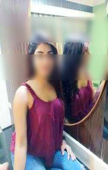 Desi Aunty Escorts Sector 32 Gurgaon